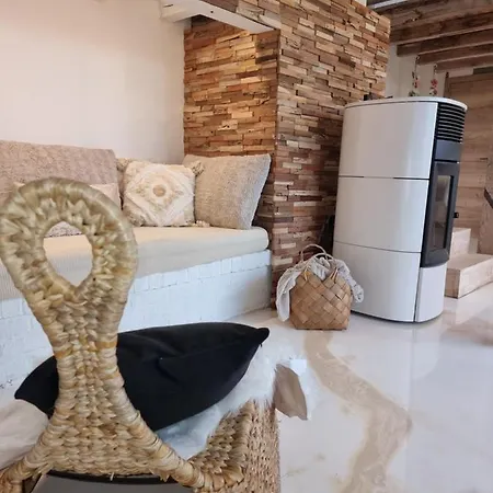 La Story * Hastiere-par-dela