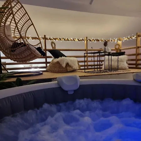 La Story Lodge *